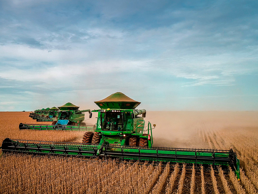 Benefícios do tráfego controlado de máquinas agrícolas